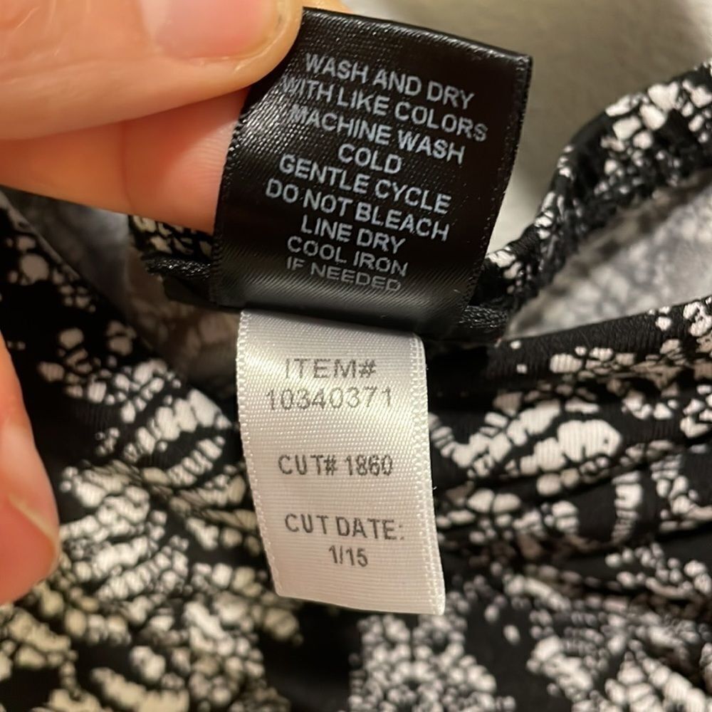 Torrid Womans black and white patterned top - Picture 13 of 13